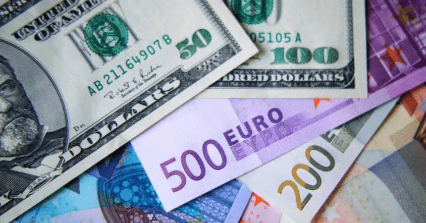 Dollar Hits Year's Lowest Point Against Euro