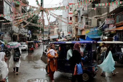 Indian Muslims Segregate for Security